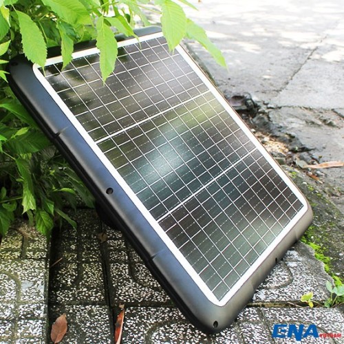 Đèn năng lượng mặt trời sân vườn 45W thumb