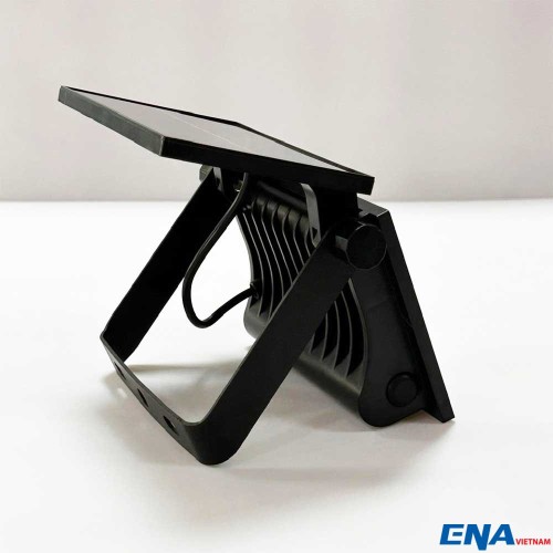 Đèn pha năng lượng mặt trời sân vườn 8W 3 chế độ thumb