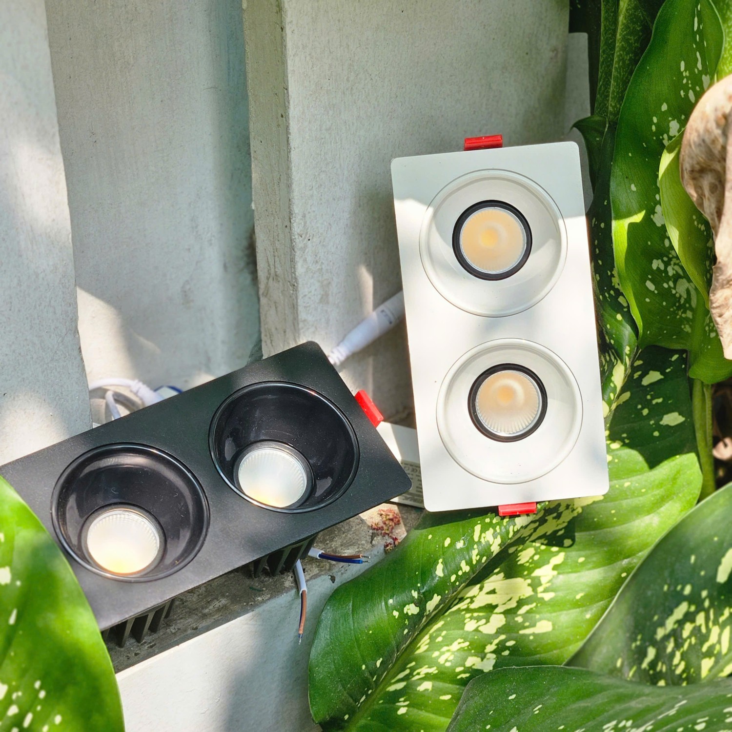 Đèn chỉnh hướng đôi 2x7W 3 chế độ mẫu DCP