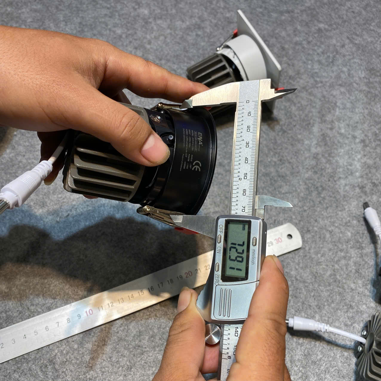 Đèn âm trần chỉnh hướng 7W mẫu DCP tròn Dimmer