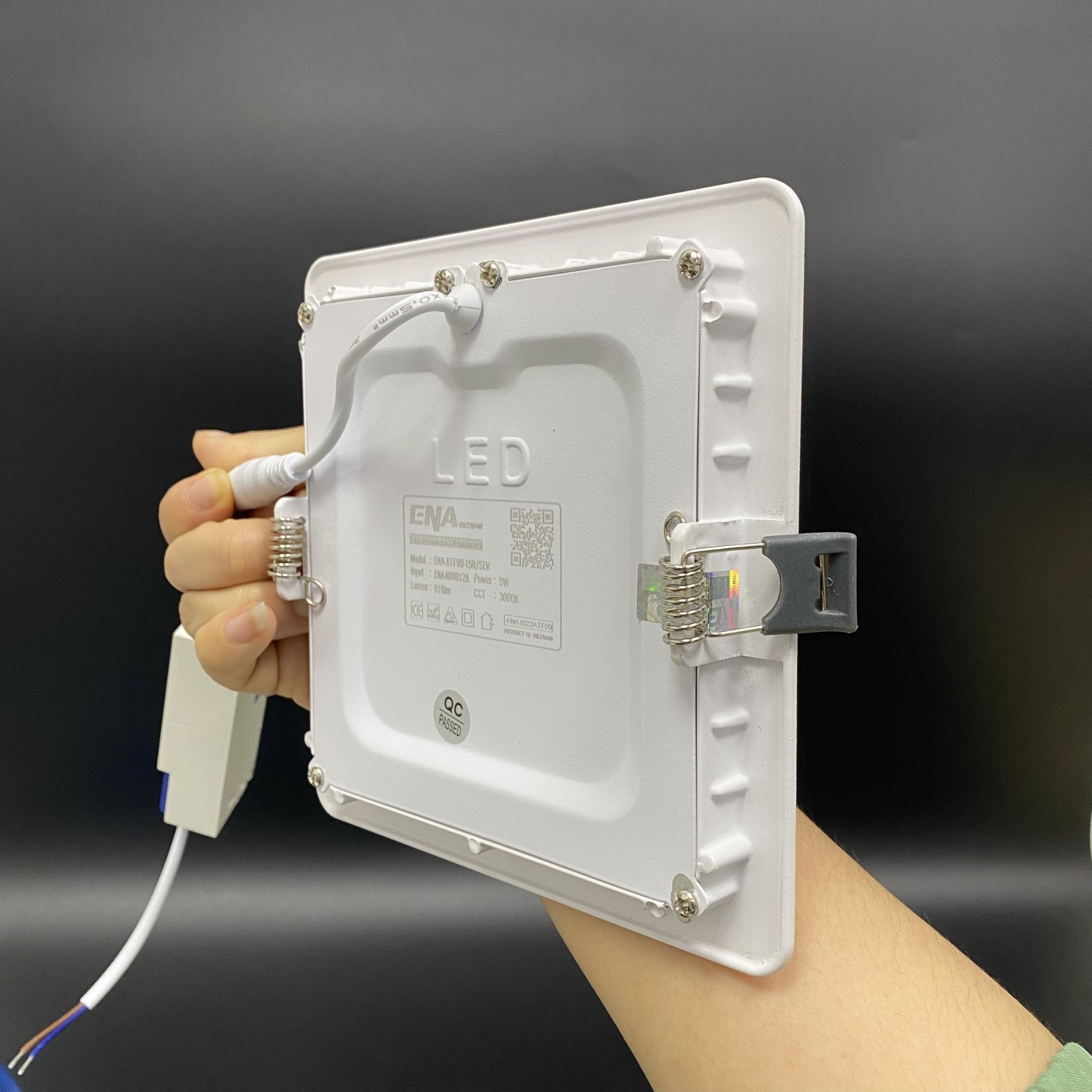 Đèn LED âm trần vuông 9W 3 chế độ mẫu AVF