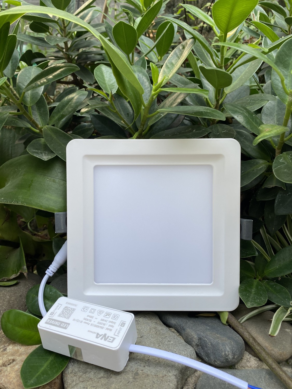 Đèn LED âm trần vuông 9W 3 chế độ mẫu AVF
