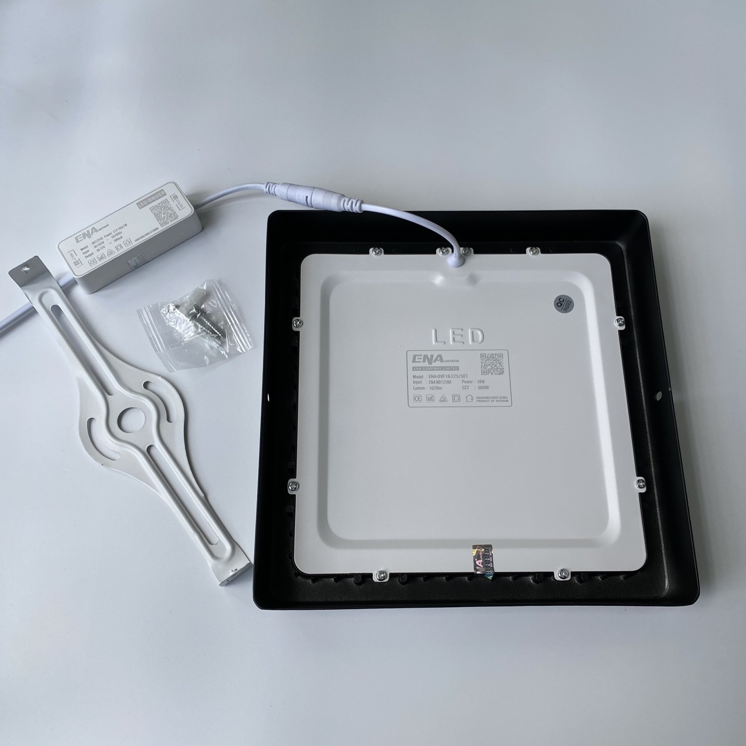 Đèn ốp trần vuông Dimmer 24W Trắng, Vàng, Trung tính vỏ đen mẫu OVF