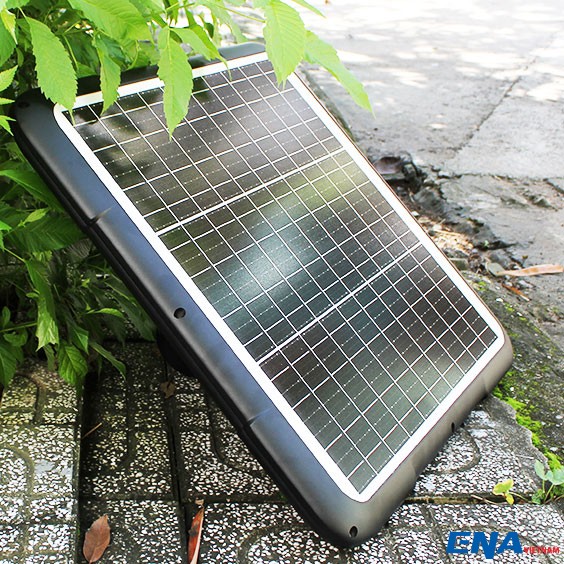 Đèn năng lượng mặt trời sân vườn 45W